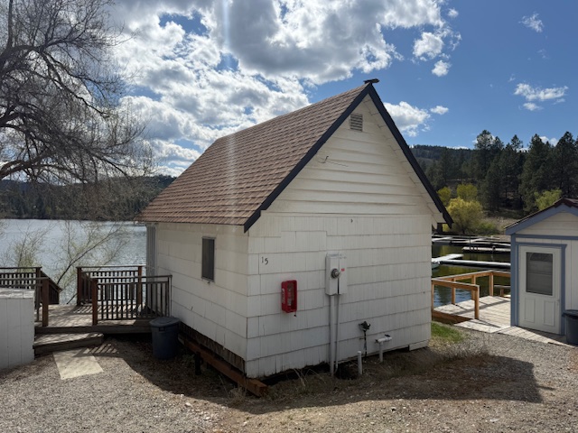 One Bedroom Cabins at Tiffanys Resort Curlew Lake